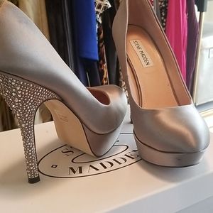 Steve Madden Grey Satin "PARTYY-R" Size 8.5